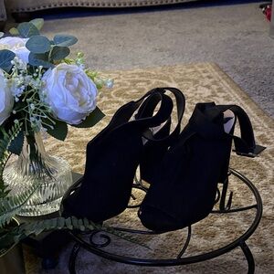 Penny Loves Kenny Black Peep-Toe Heels